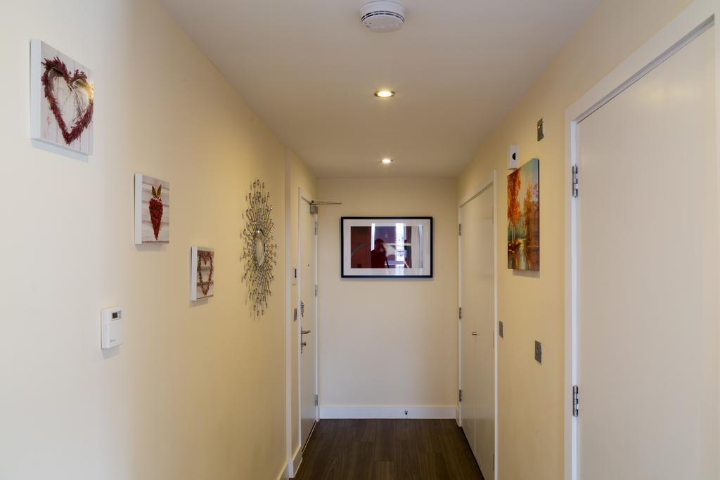 Contemporary & Homely Penthouse, 2 Mins Walk From Cambridge Station, Lift Access, Secured Gated On-Site Parking, Self Check-In, Super Fast Wifi, Terrace & Sleeps 6 Zewnętrze zdjęcie