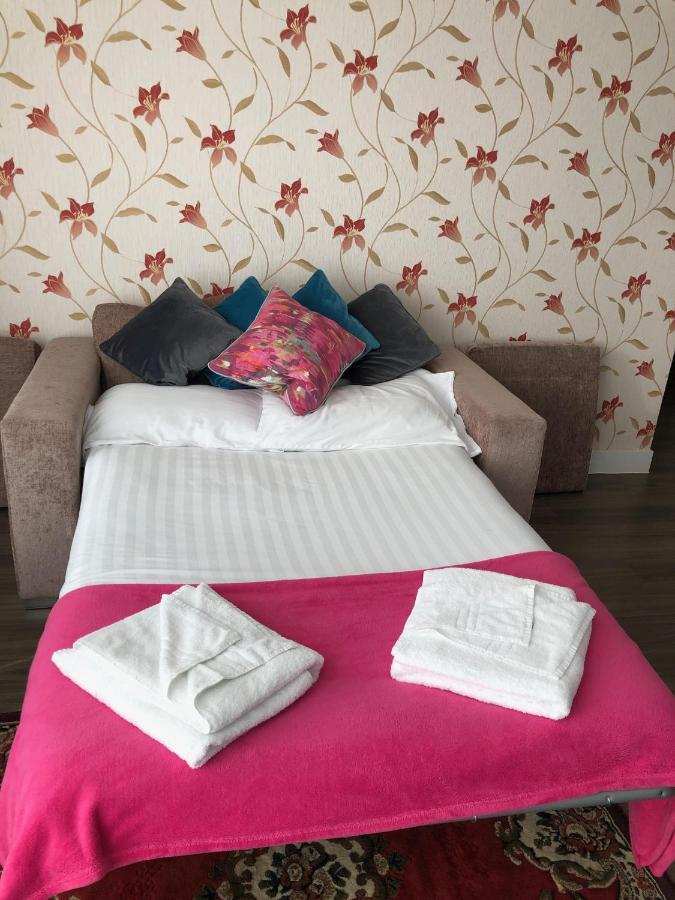 Contemporary & Homely Penthouse, 2 Mins Walk From Cambridge Station, Lift Access, Secured Gated On-Site Parking, Self Check-In, Super Fast Wifi, Terrace & Sleeps 6 Zewnętrze zdjęcie
